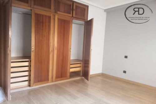 Alquiler de piso en calle Alcalde Sainz de Baranda